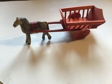 Carretto in legno trainato da cavallino, probabilmente Sevi, Val Gardena. 