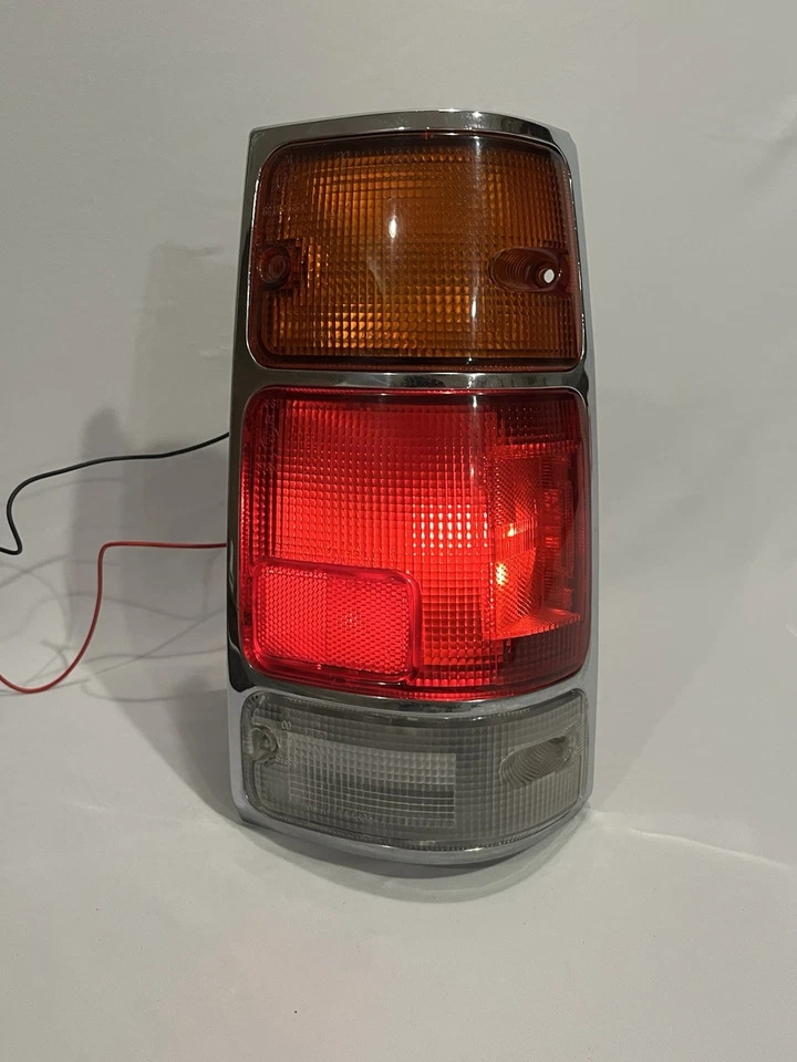 1994-1997 Honda Passport Isuzu Rodeo Right Tail Light Lamp CHROME OEM TESTED✅ - Image 3 of 4