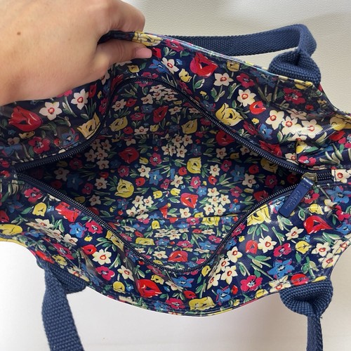 Cath Kidston Blue Bright Floral Print Oil Cloth Handbag Medium VGC - 第 8/11 張圖片