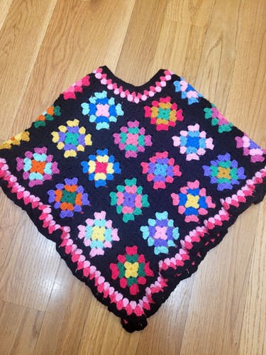 Vintage 1960s 70s toddler Hand Knit Poncho Crochet baby / Toddler. Handmade - Picture 4 of 4