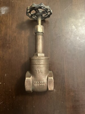 Hammond 1 1/2 Inch Gate Valve