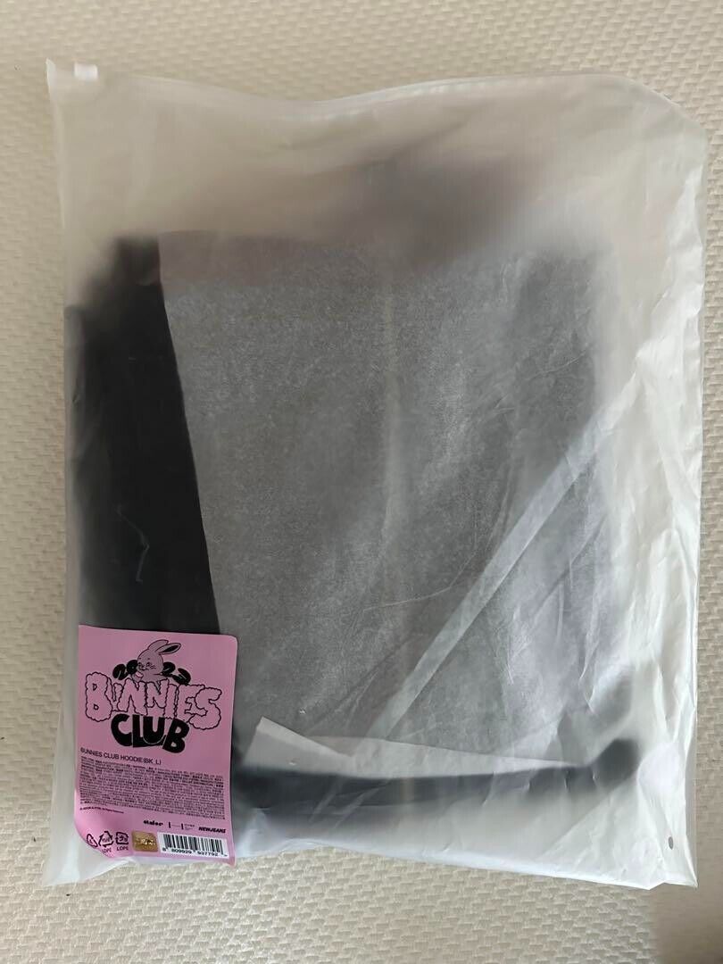 NewJeans Bunnies Club 2023 Hoodie Black M size weverse NewJeans Bunnies Club 2023 Hoodie Black M size weverse