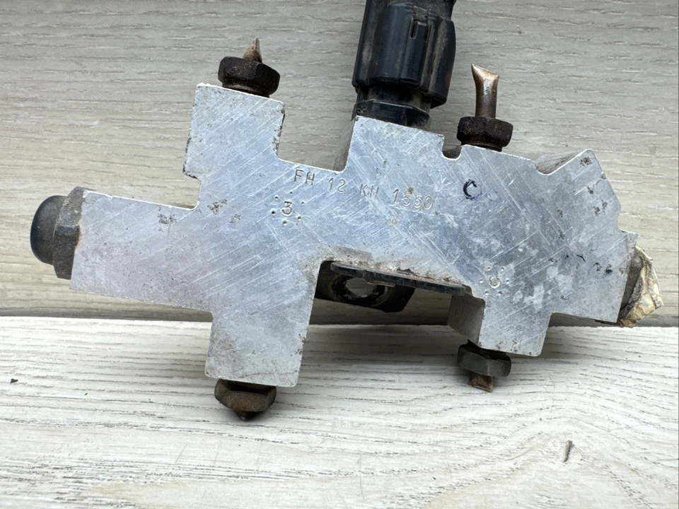 Клапан пропорциональный тормозной 1994-1997 Dodge Ram 1500 2500 52009126BR - Изображение 2 из 4