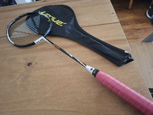 Lightweight CARLTON EXTREME RAGE Badminton Racket. 88g Even Balance PRO V12