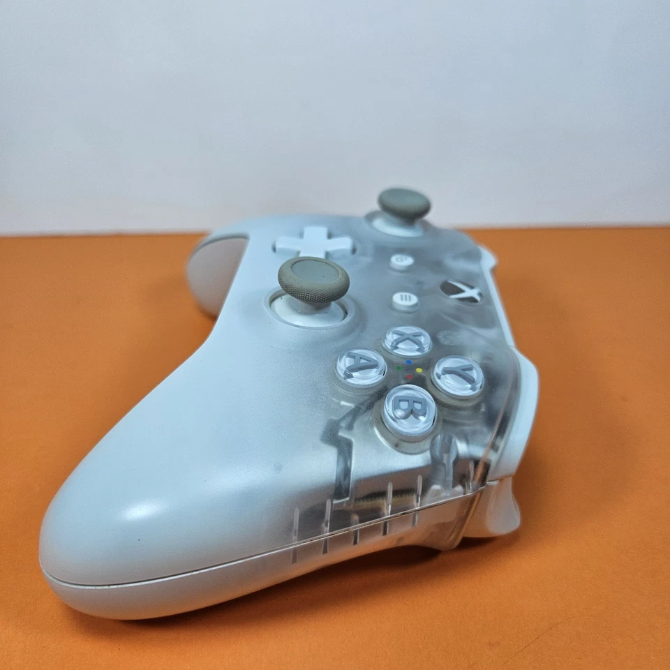 Controller Wireless Microsoft Xbox One X/S Phantom White Special Edition + cavo - Immagine 2 di 4