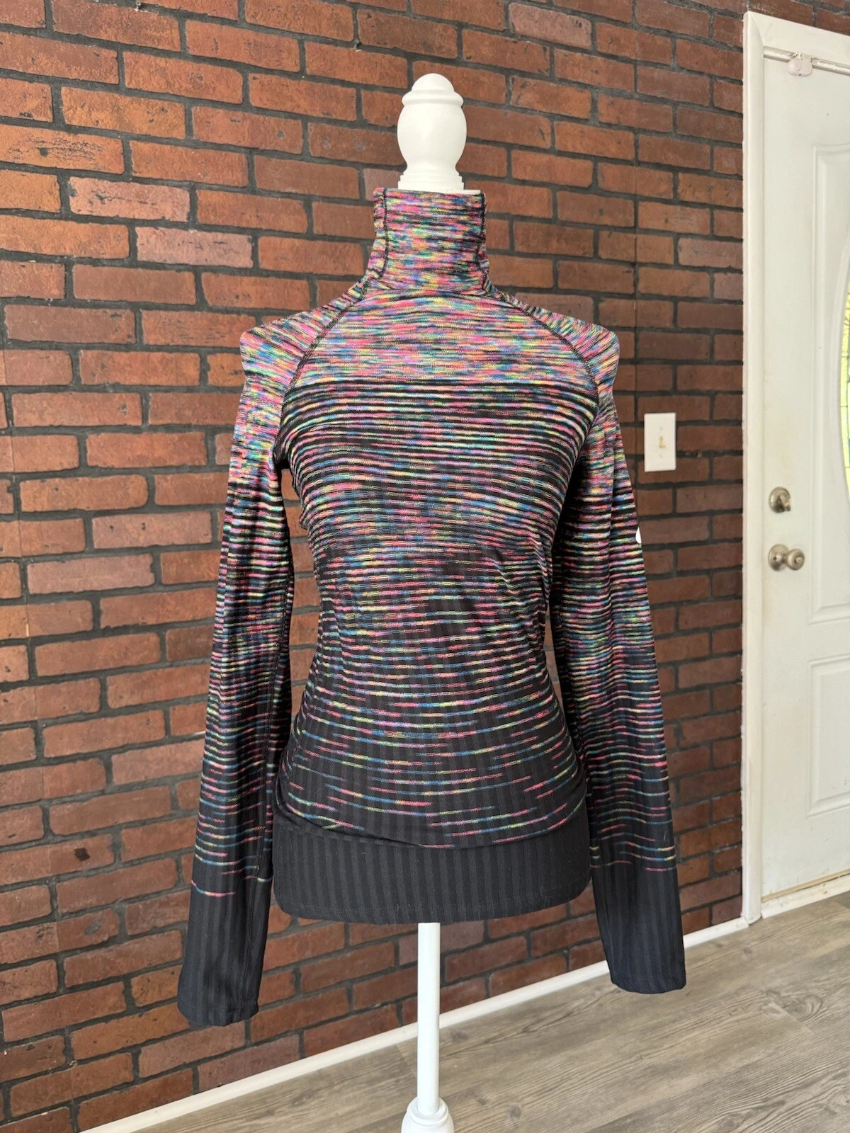 Nike Pro Hyperwarm Women’s Small Rainbow Stripe Mock Neck Base Layer Top