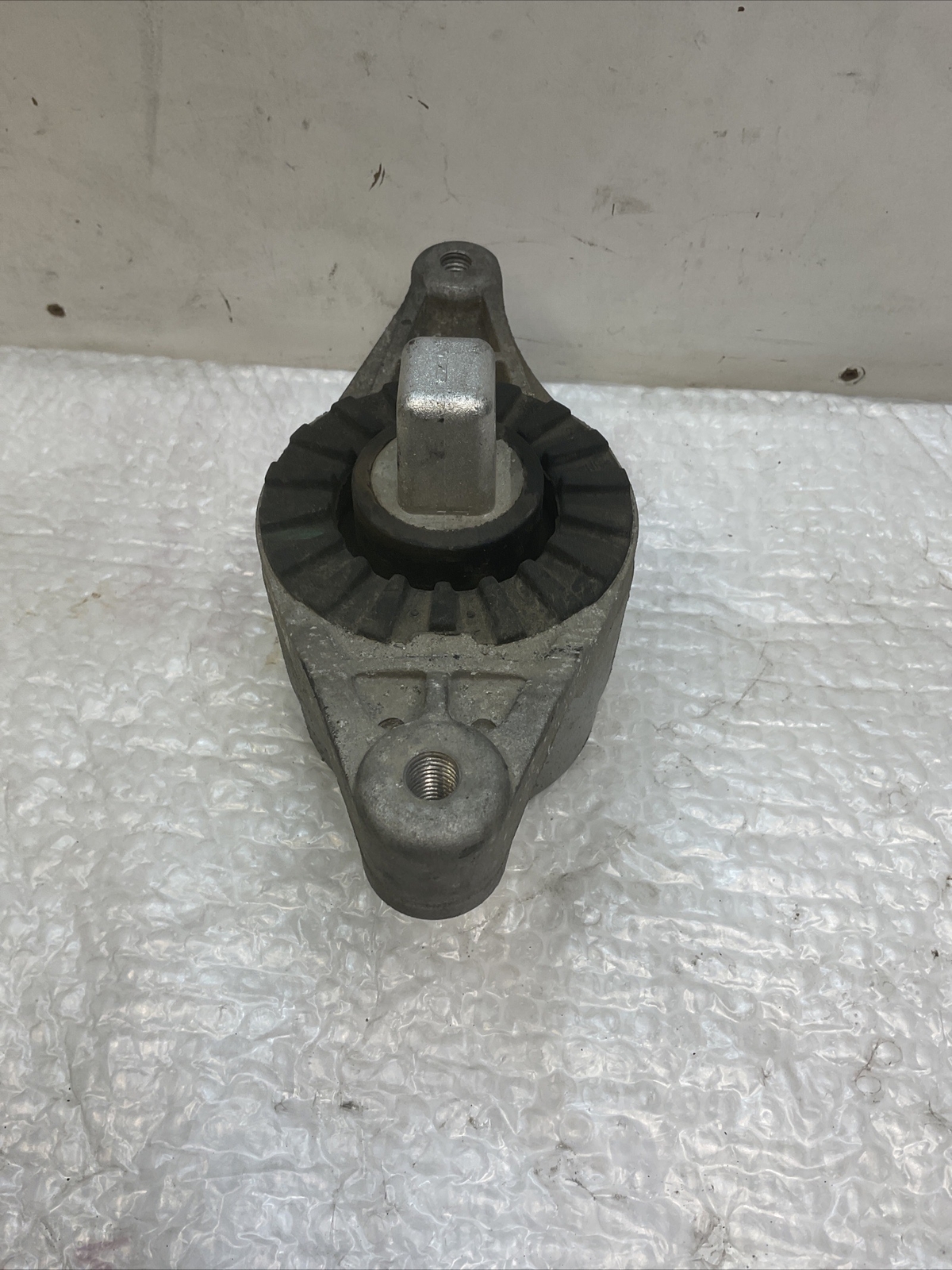 2014-2017 MASERATI GHIBLI 3.0L ENGINE MOUNT BRACKET OEM 36k Miles