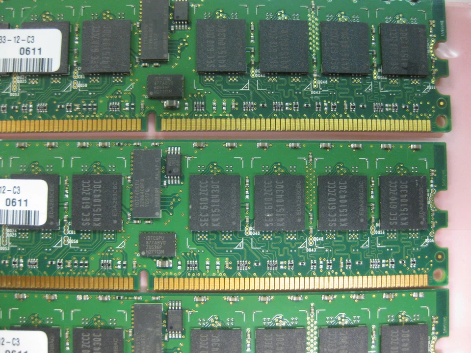 4GB ( 1GB X 4 ) Samsung 1GB Memory PC2-3200R, P/N M393T2950CZ3-CCC Server Memory - Image 4 of 4