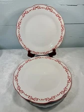 Red Bow Border Ceramic Dinner Plates 10 3/8” Set of 4 Eaton Fine Dining New