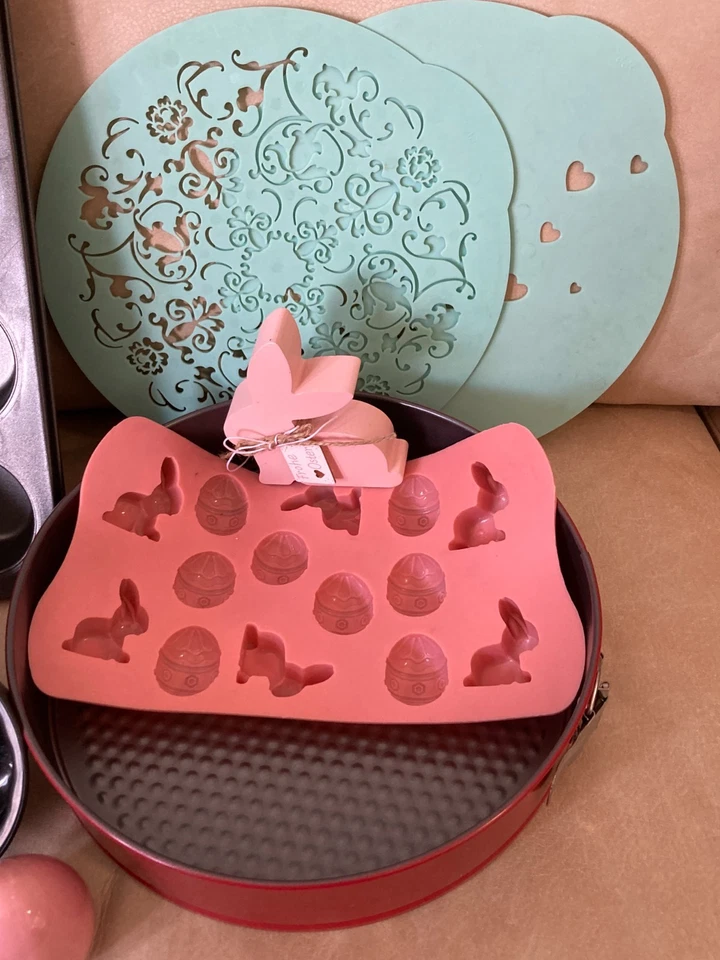 22tlg Back & Deko-Set Muffins Backform Rechteckig Springform Schablonen OSTERN - Bild 4 von 4