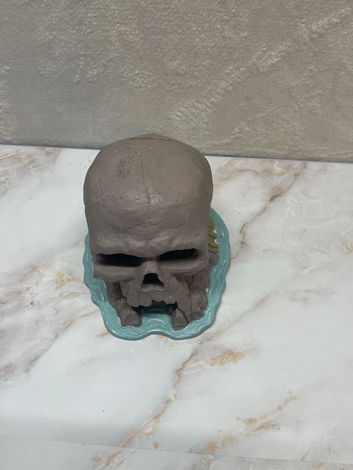 Banco de monedas de plástico con tapón vintage RARO Peter Pan Disney calavera Rock Island Foto 2 de 4