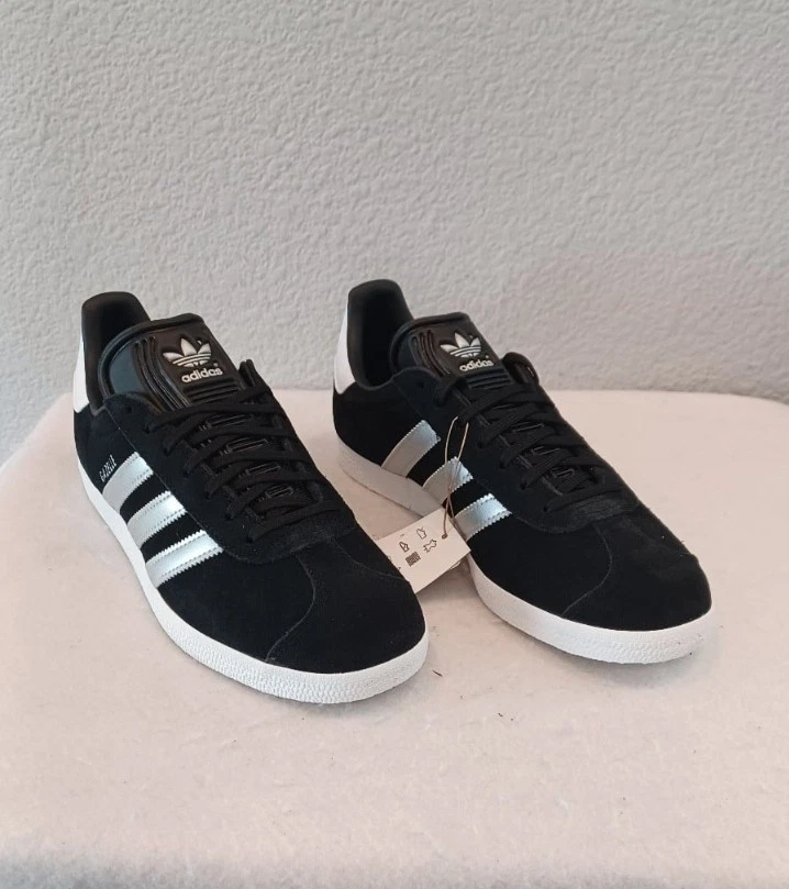 adidas gazelle silver green womens Buy Adidas Gazelle 'All Black' Silver Metallic in NZ