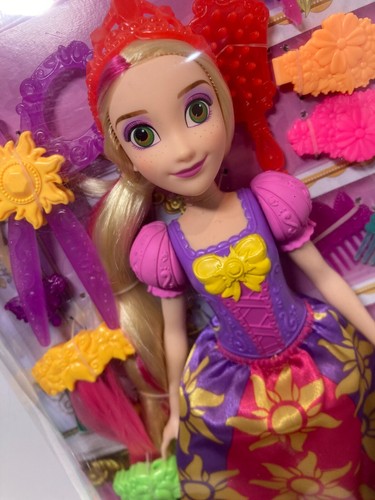 Muñeca Rapunzel Princesa Disney Estilos Arco Iris con Pelo Colores Tiza Accesorios NUEVA - Imagen 3 de 8