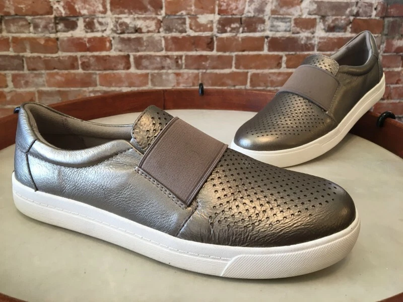 Earth origins shop melissa sneaker