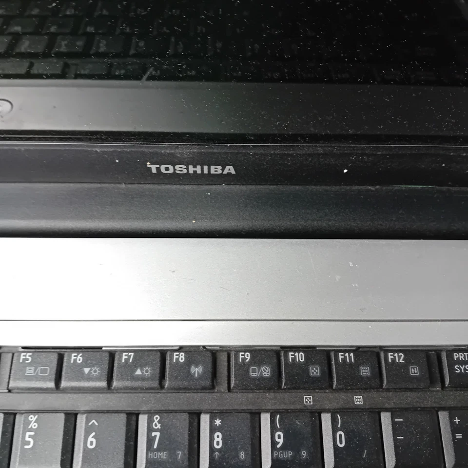 TOSHIBA SATELLITE L450-16Q LAPTOP - NOT TESTED SPARES OR REPAIRS PARTS NETBOOK.. - Image 3 of 4