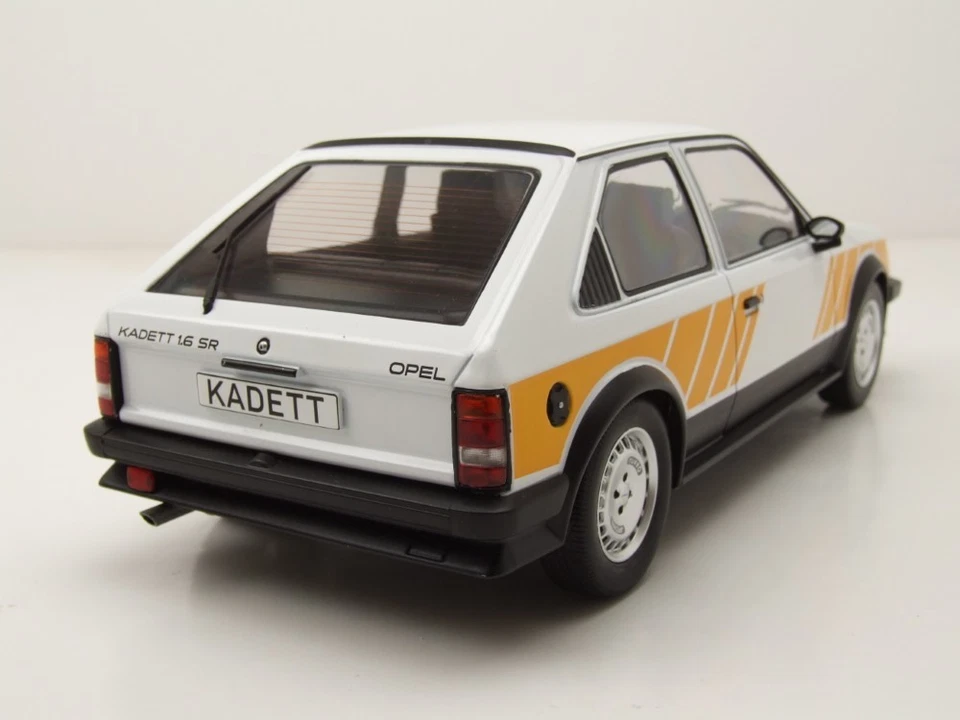 Opel Kadett D SR 1983 weiß gelb Modellauto 1:18 MCG - Bild 2 von 4