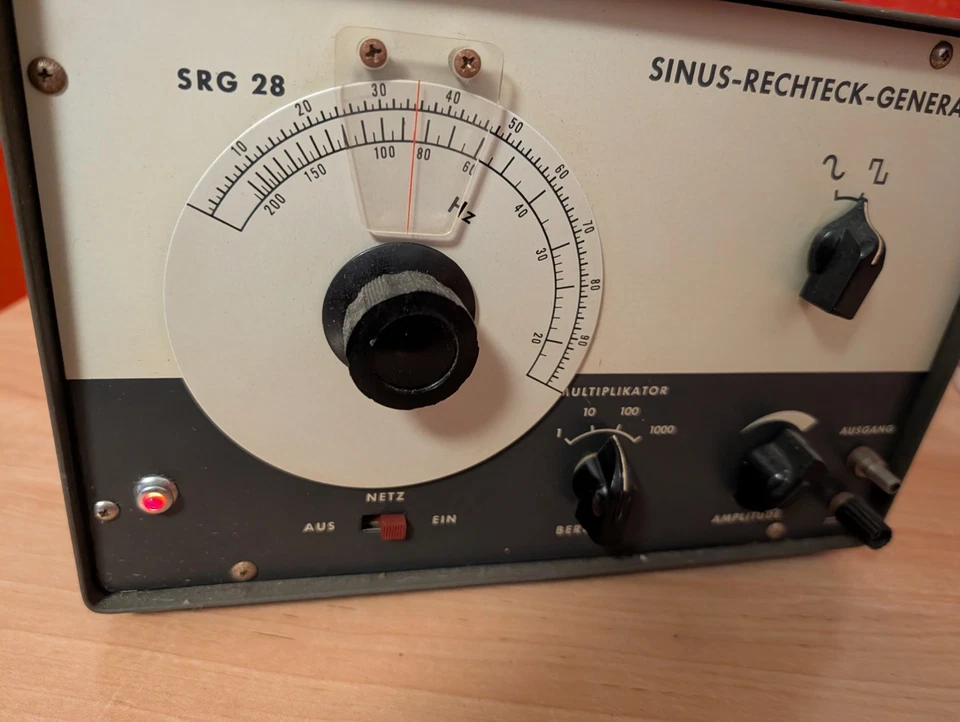 SRG 28 Audio Sinus Rechteck Generator Messgerät Vintage ungetestet defekt - Bild 2 von 4