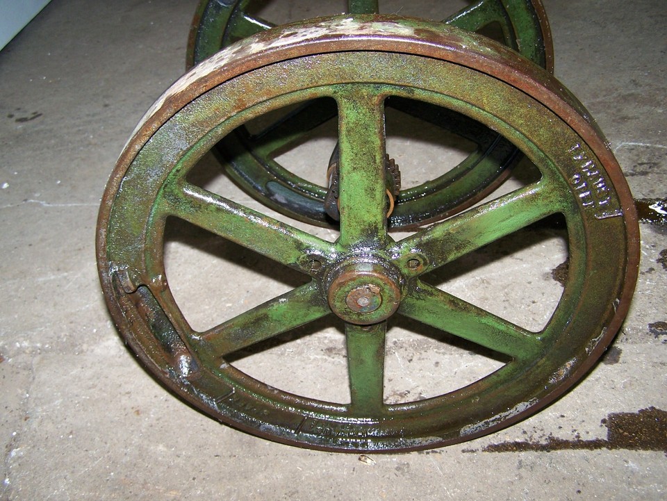 JOHN DEERE E 1 1/2hp Hit Miss Gas Engine Flywheels Crankshaft Pinion