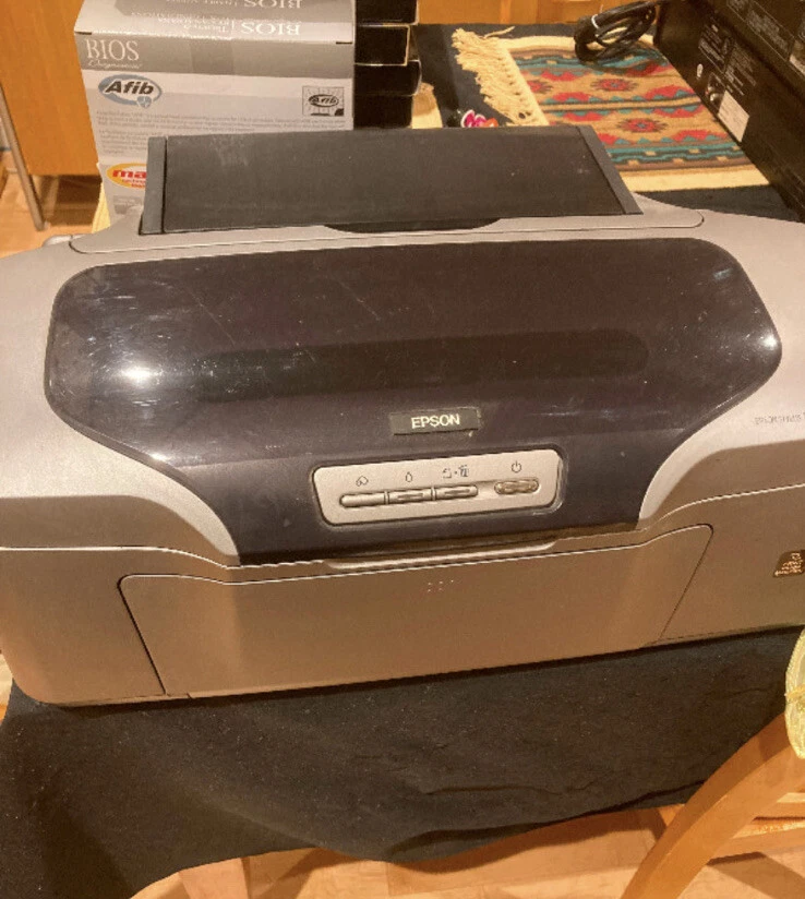 Epson Stylus Photo R800 Digital Photo Inkjet Printer UNTESTED POWERS ON No Head - Image 2 of 2