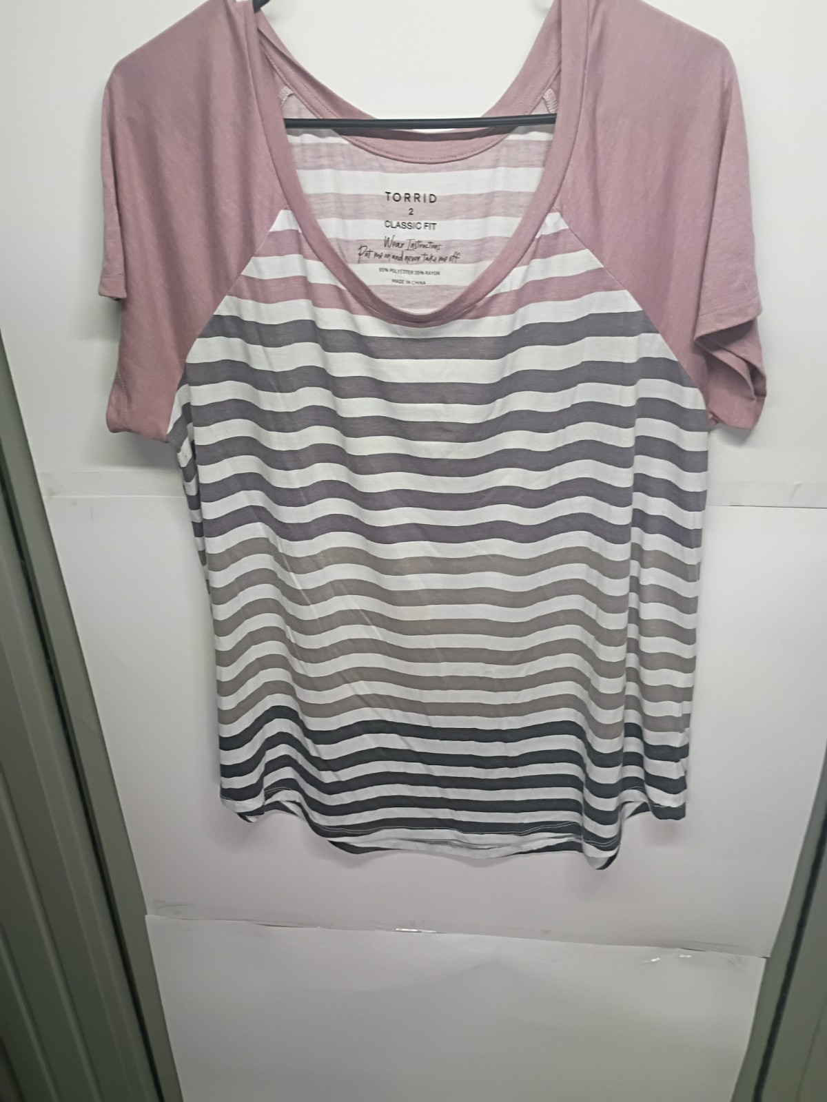 Torrid Women's Size 2 Pink Stripped Short Sleeve 0158
