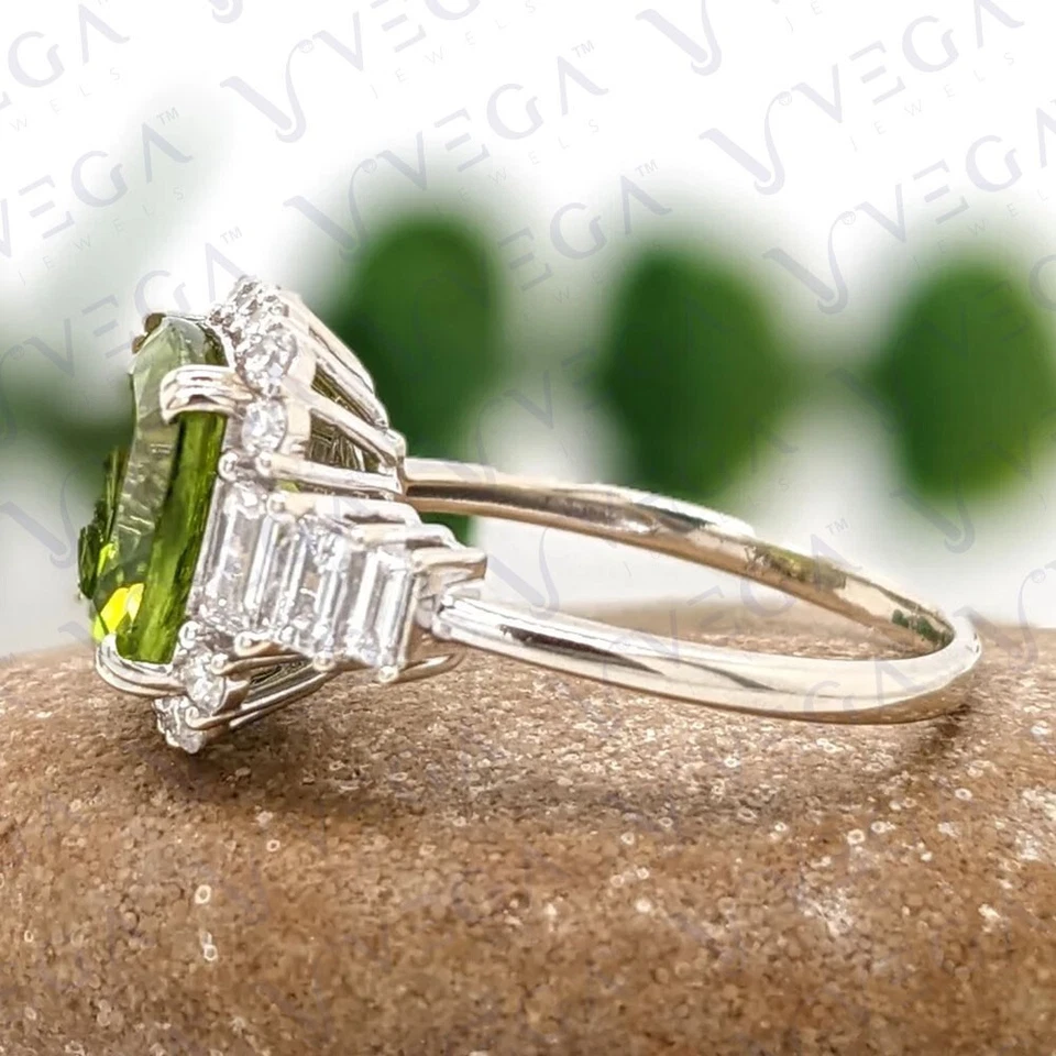 Anel de casamento folheado a ouro branco 18K com peridoto natural e diamante corte almofada 5,30 quilates - Imagem 3 de 4