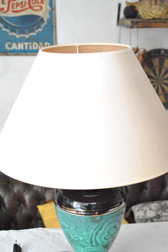 Lampada da tavolo classica salotto grande elegante bordata oro 24kt con paralume - Immagine 3 di 4
