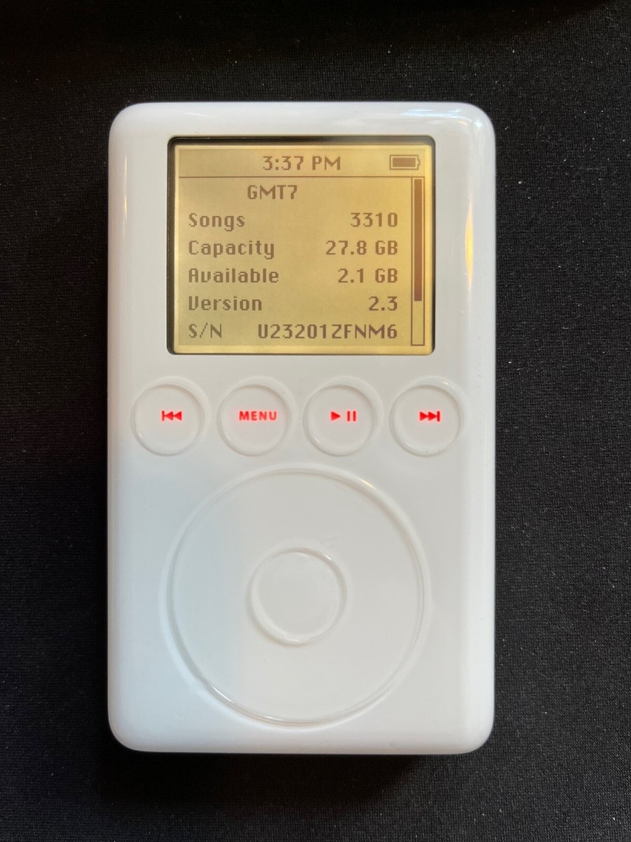 Apple iPod classic 3rd Generation 30 GB Works Great New Battery