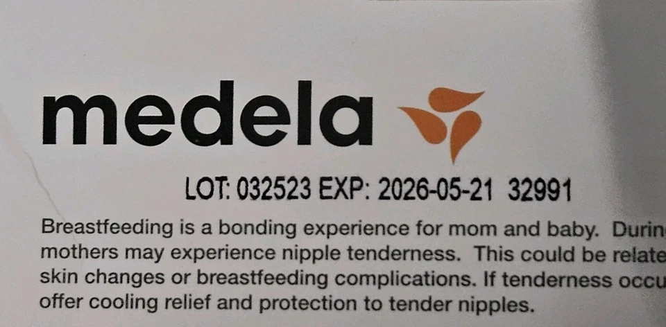 Medela Hydrogel Pads x10 (2 x 4 packs+2) Pain Relief for Sore or Cracked Nipples - Image 2 of 3