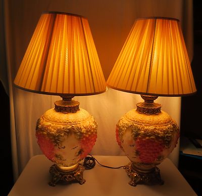 PAIR RARE OLD VINTAGE 1970'S VICTORIAN GRAPE GLASS TABLE LAMPS EF