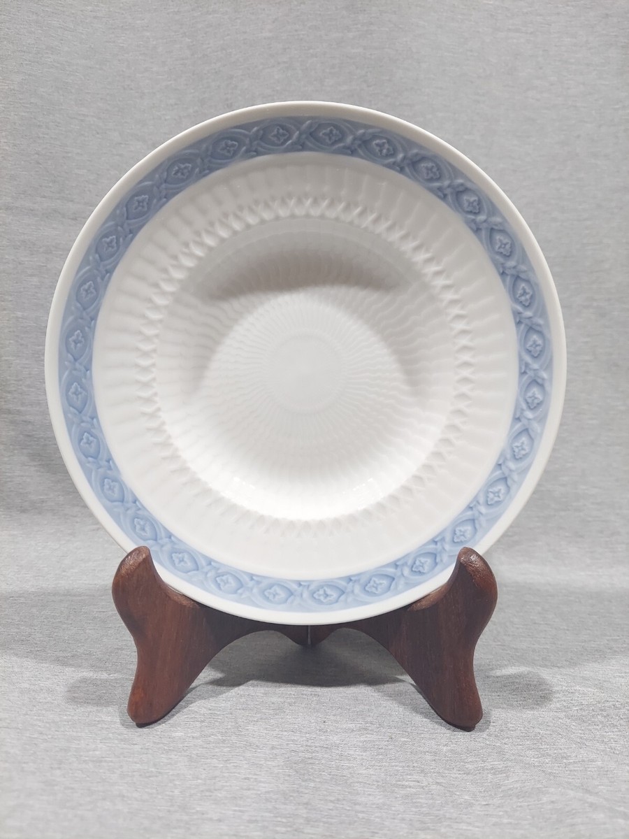 1966 Royal Copenhagen Blue Fan 7 5/8” Complimentary Rimmed Bowl