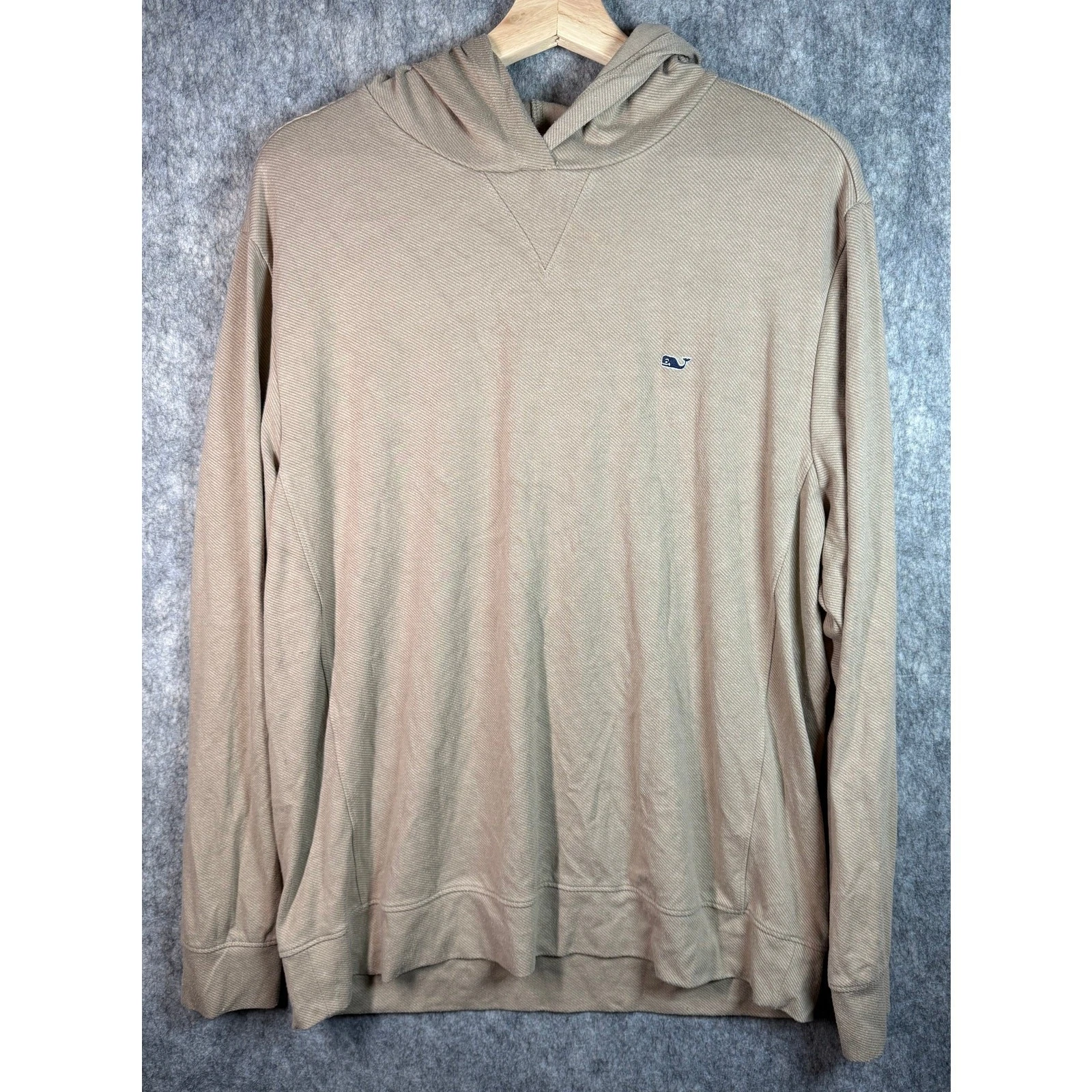 Vineyard Vines Hoodie Mens Large Tan Lightweight Whale Pullover Sweatshirt
Opens in a new window or