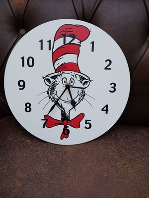 Dr. Seuss DIE KATZE IM HUT 11'' Runde Wanduhr Trend Lab