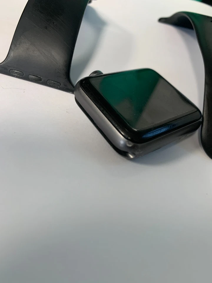 apple watch serie 3 modèle A1859 (8 GO) GPS seul - Photo 3/3