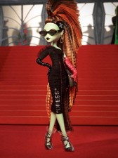 Mattel Creations Off-White Monster High Electra Melody Doll New HNV17 SOLD OUT
