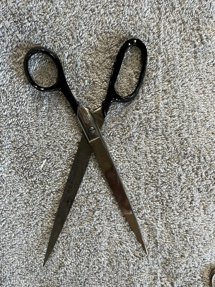 1 Office Shears Company Scissors 408 Chrome and Black ,Italy 9" long