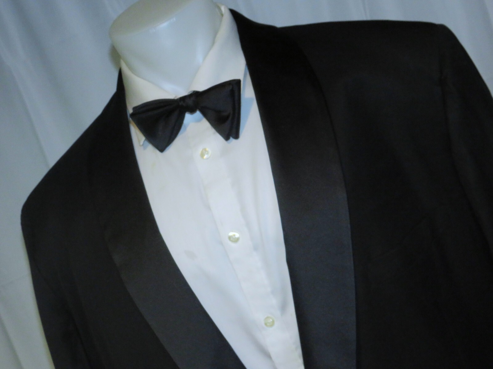 Tom James Bespoke Solid Black One Button Shawl Co… - image 6