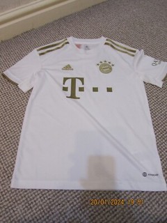 Bayern Munich Away Shirt 2022/23 Size 11 12 years Exc Cond!!