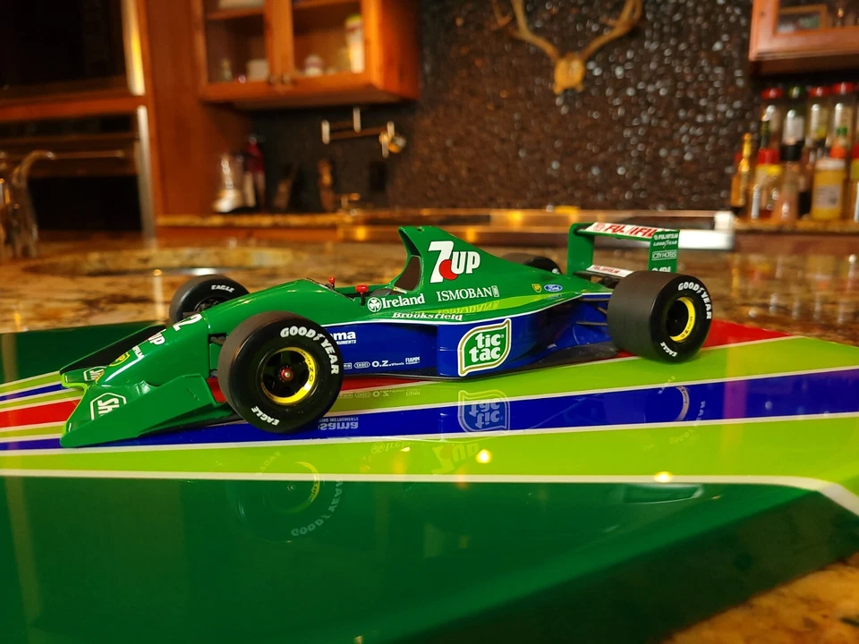 1/18 Jordan 191 F1 Michael Schumacher #32 Minichamps Wall Art Model Mount - Image 4 of 4