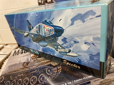Fujimi (Kit 7A-G13) RF-4B Phantom II Specter 1:72 Factory Arg16 | eBay