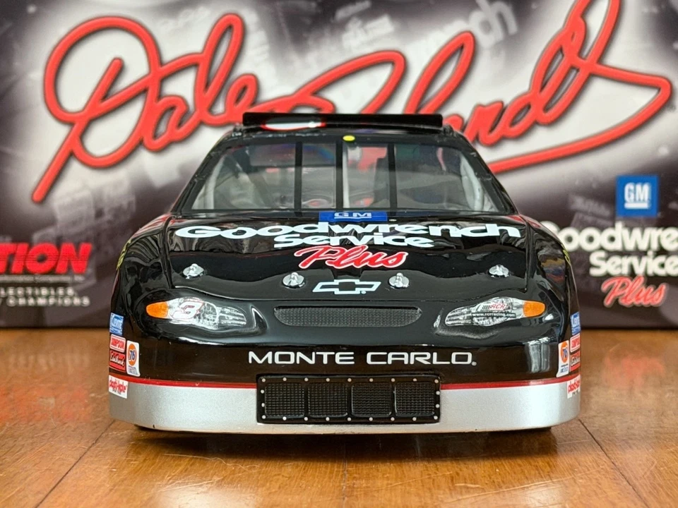 DALE EARNHARDT 2001 Monte Carlo GM Goodwrench Service Plus 1/18 ACTION #3 - Image 2 of 4