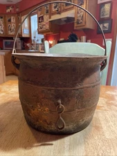 Vintage Iron Flat Bottom Cauldron Pot. Size Is #8