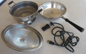UNIVERSAL LANDERS FRARY & CLARK double boiler, with working cord