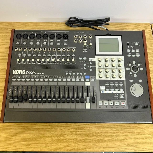 Korg D3200 MTR 32-Track Digital Recording Studio Desktop Recorder Junk