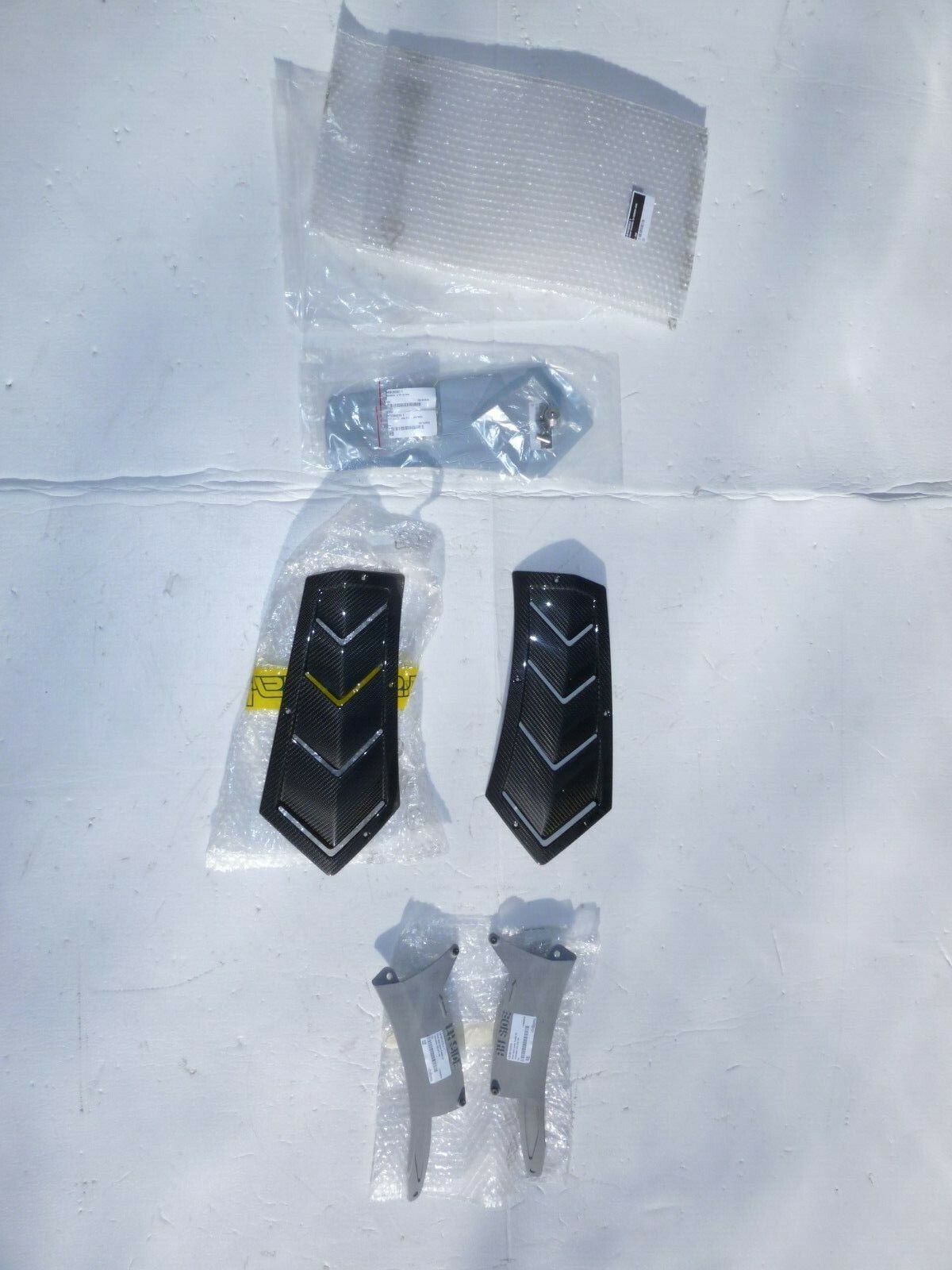 NEW Lamborghini Aventador LP700 OEM FACTORY CARBON FRONT LOUVERED FENDER KIT 