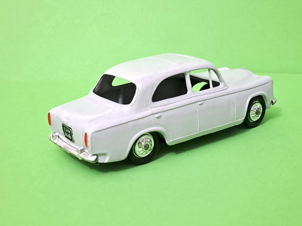 ANCIENNE NOREV - PEUGEOT 403 - IN PLASTICA CON TELAIO IN LAMIERA - 1:43 - Immagine 3 di 4