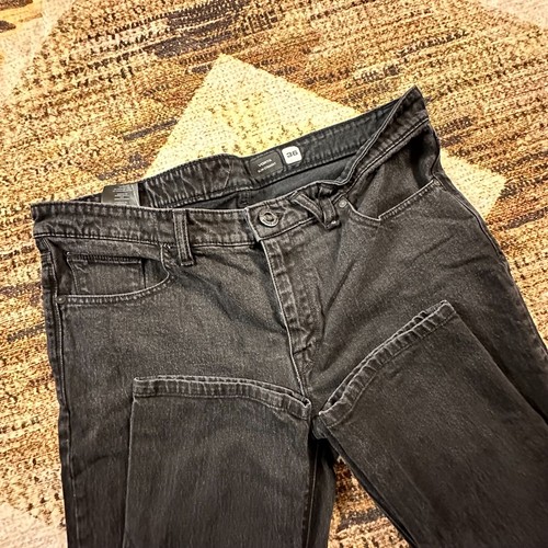 Volcom Vorta Jeans Mens 36x30 Black Slim Straight Denim Skater Casual Stretch - Picture 2 of 11