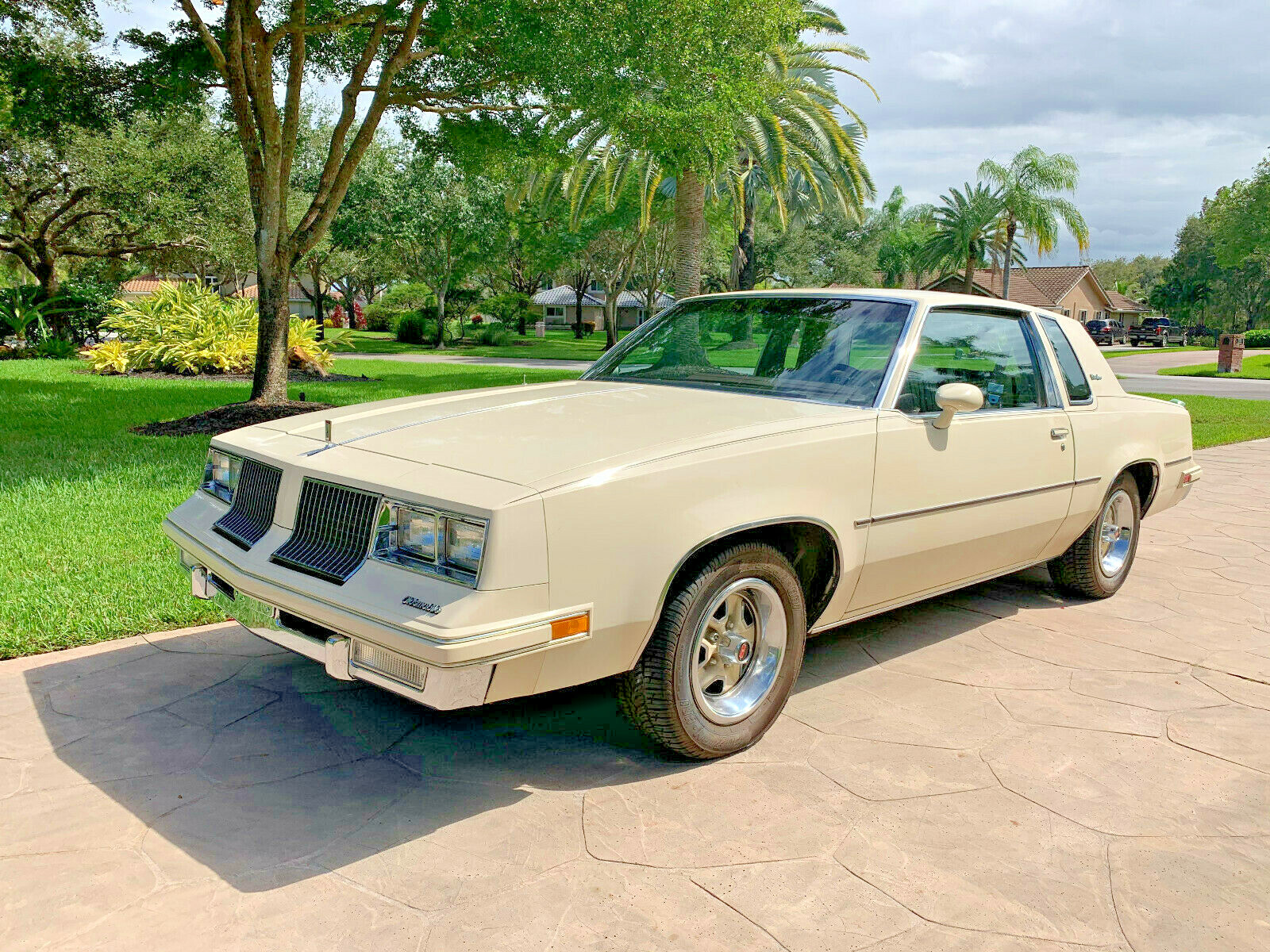 1983 Oldsmobile Cutlass Supreme 1983 Oldsmobile Cutlass Supreme 31k Original Mile Survivor