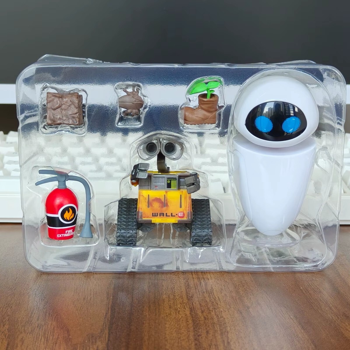 NEW Wall-E And Eve Mini Robot Movable Action Figure Party Toys