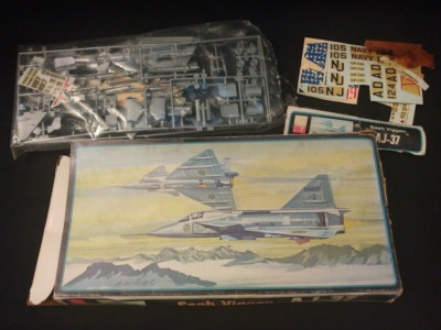 AMT Hasegawa Saab Viggen AJ-37 Unassembled Model Kit A659:130 Scale 1/72