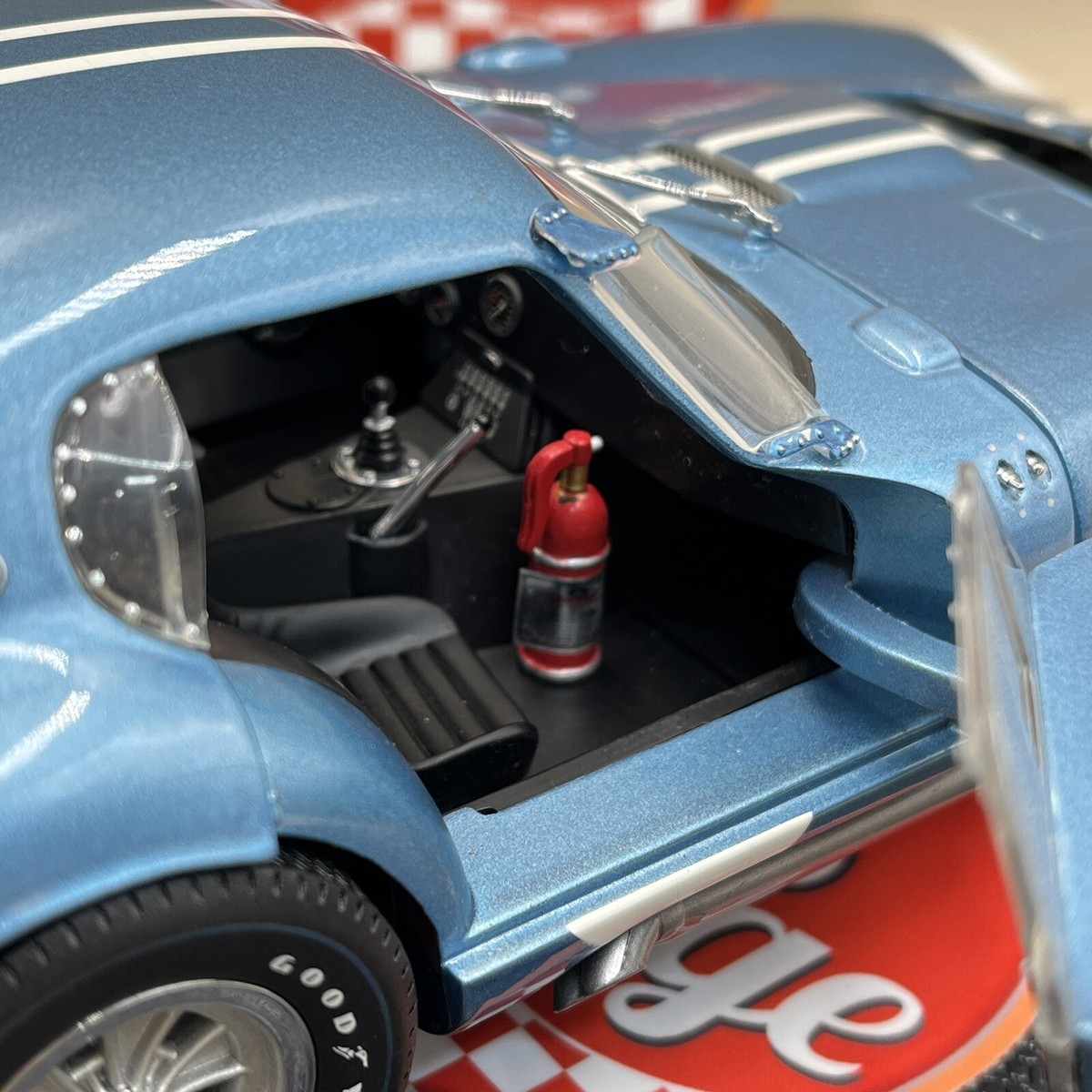 Exoto 1/18 Shelby Cobra Daytona Coupe #6 Blue 1964 ChrisAmon Exoto 1/18 Shelby Cobra Daytona Coupe #6 Blue 1964 ChrisAmon